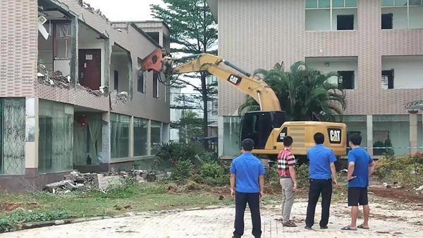 海南違建拆除進展，變化中的自信與成就感的交響曲報道